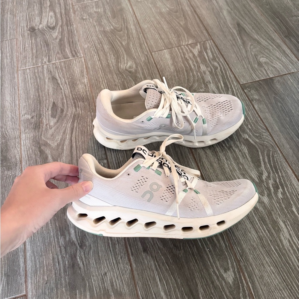 On Cloudsurfer V2 size 8.5 - SAND - IVORY